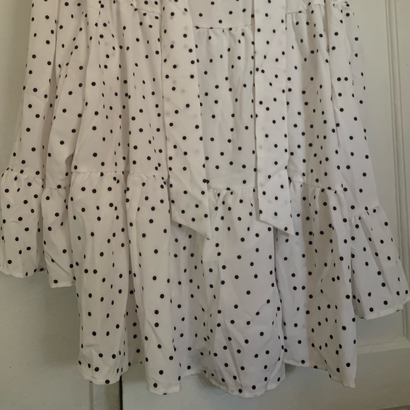 Beautiful blouse - Picture 2 of 3